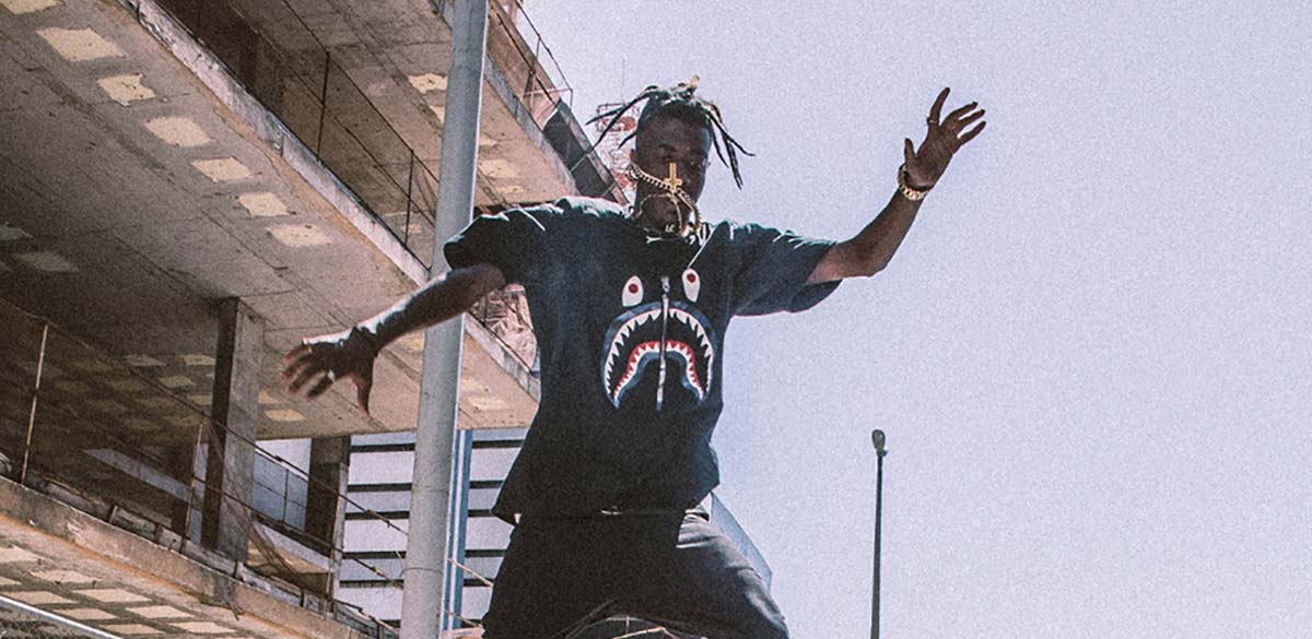 Vintage titles kick things off and a neat bow closes